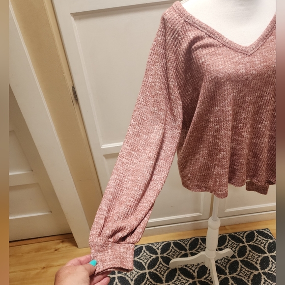 So Women's Open Back Long-sleeved Sweater NWT - Picture 4 of 10